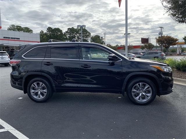 used 2015 Toyota Highlander car, priced at $19,699