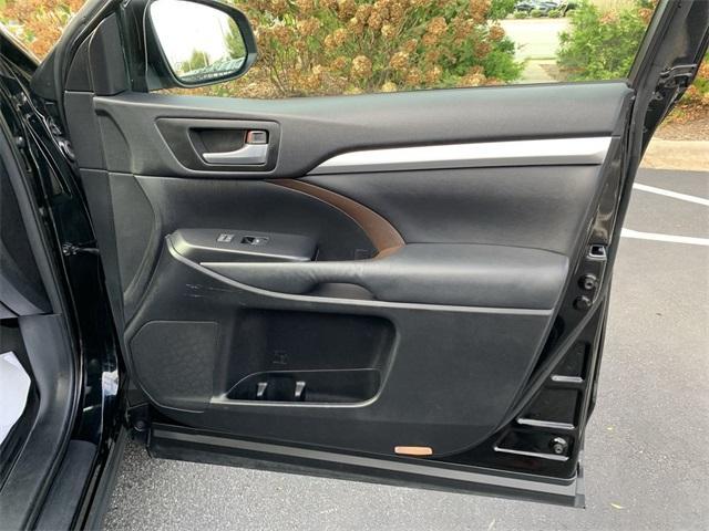 used 2015 Toyota Highlander car, priced at $19,699