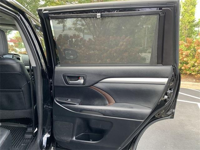 used 2015 Toyota Highlander car, priced at $19,699