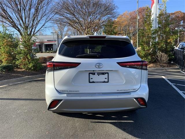 used 2022 Toyota Highlander car, priced at $37,999