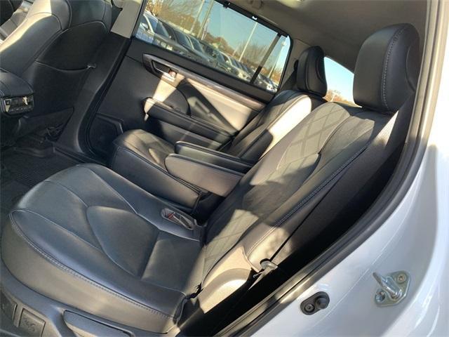 used 2022 Toyota Highlander car, priced at $37,999