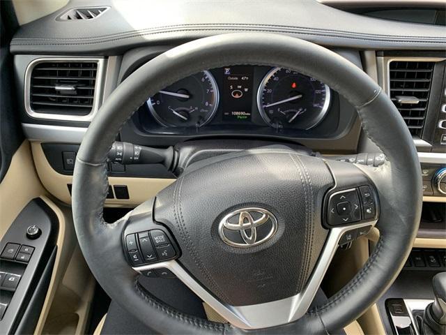 used 2019 Toyota Highlander car, priced at $26,999