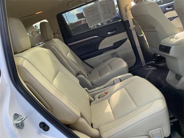 used 2019 Toyota Highlander car, priced at $26,999