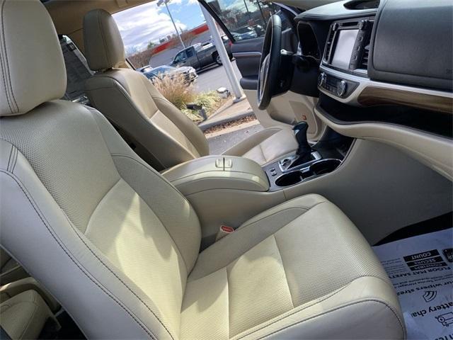 used 2019 Toyota Highlander car, priced at $26,999