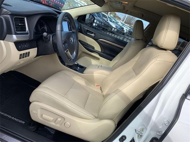 used 2019 Toyota Highlander car, priced at $26,999