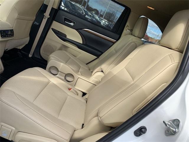 used 2019 Toyota Highlander car, priced at $26,999