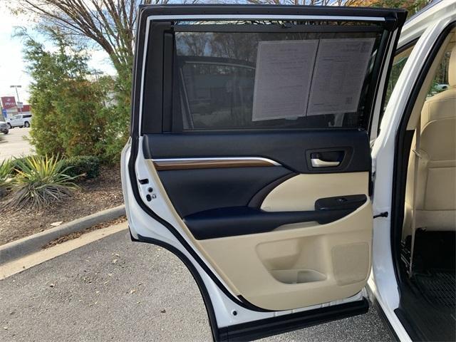 used 2019 Toyota Highlander car, priced at $26,999