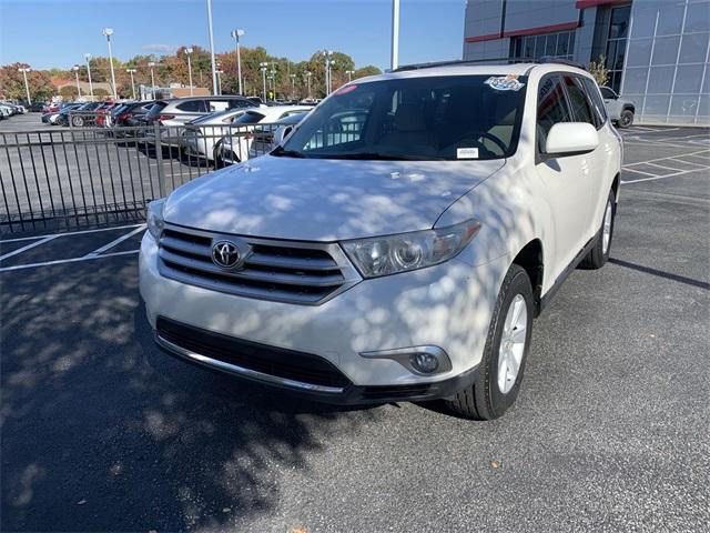 used 2013 Toyota Highlander car, priced at $8,999