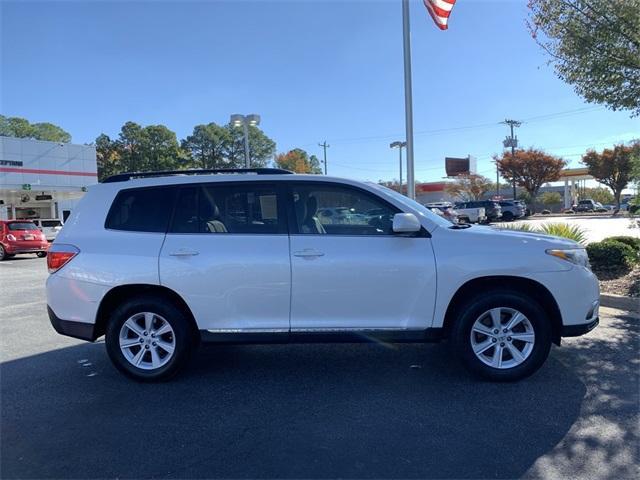 used 2013 Toyota Highlander car, priced at $8,999