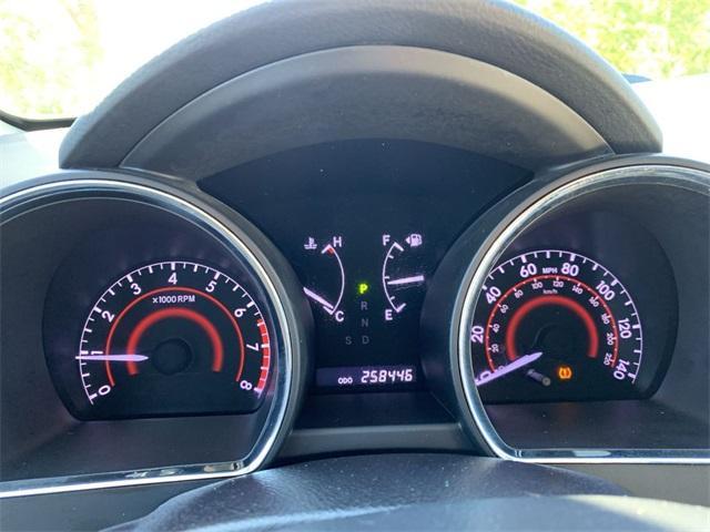 used 2013 Toyota Highlander car, priced at $8,999
