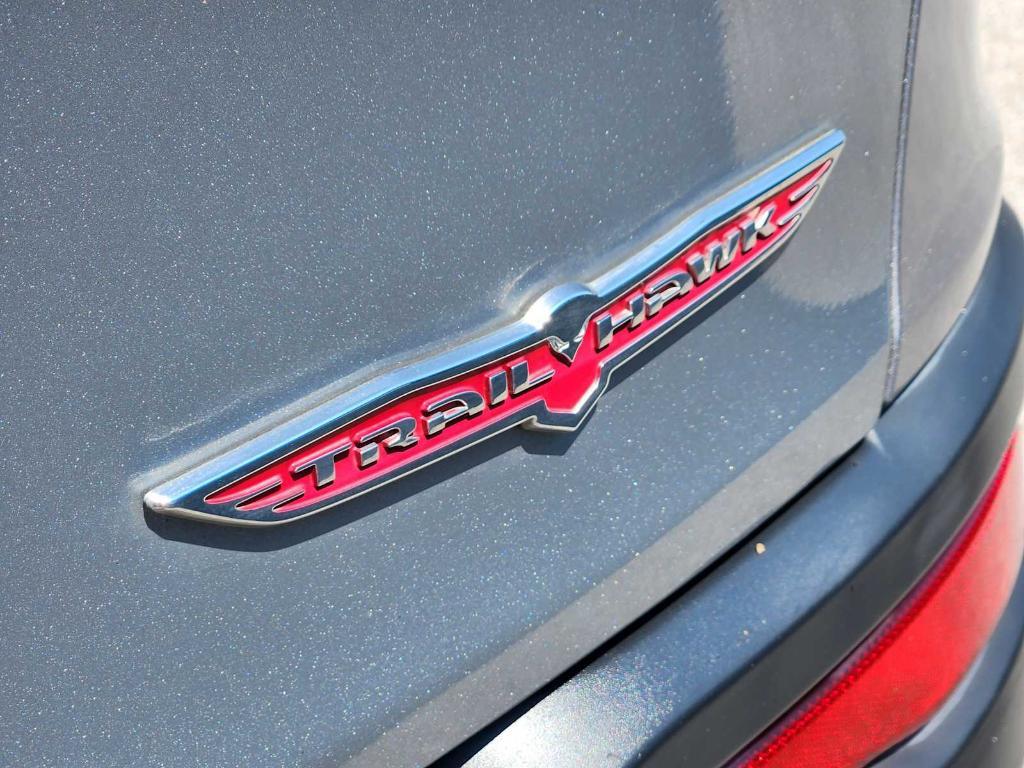 used 2015 Jeep Cherokee car, priced at $11,977