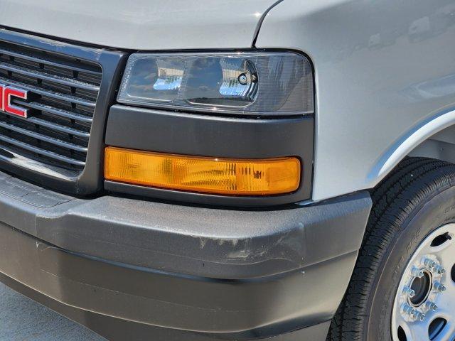 new 2025 GMC Savana 2500 car