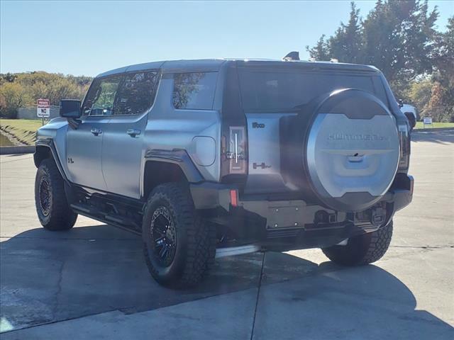 new 2024 GMC HUMMER EV car