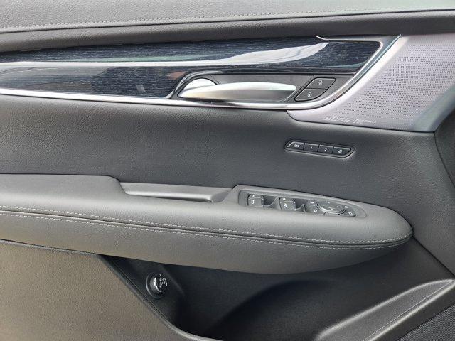 new 2025 Cadillac XT5 car, priced at $54,890