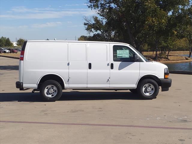 new 2024 Chevrolet Express 2500 car