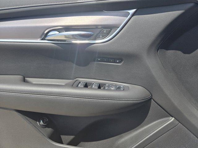new 2025 Cadillac XT6 car, priced at $50,165