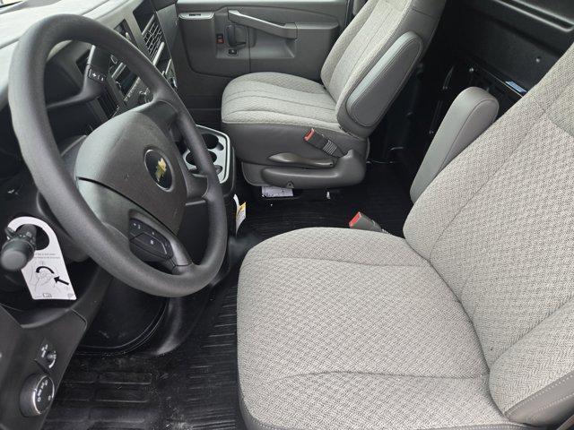 new 2025 Chevrolet Express 2500 car