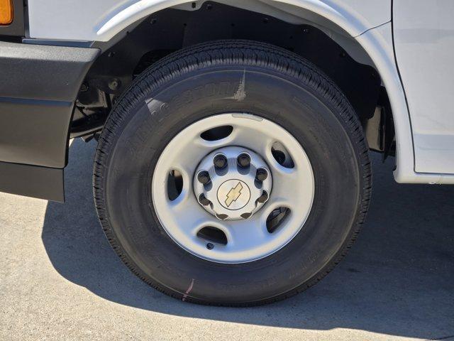 new 2025 Chevrolet Express 2500 car