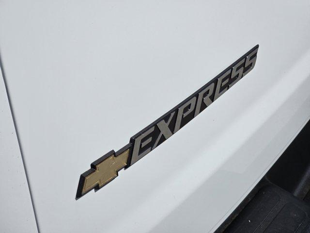 new 2025 Chevrolet Express 2500 car
