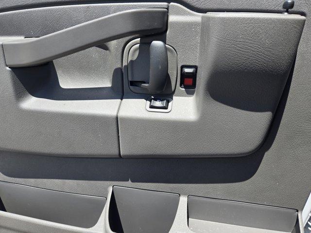 new 2025 Chevrolet Express 2500 car