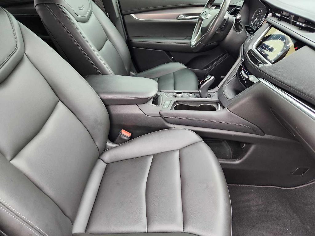 used 2023 Cadillac XT6 car, priced at $35,977