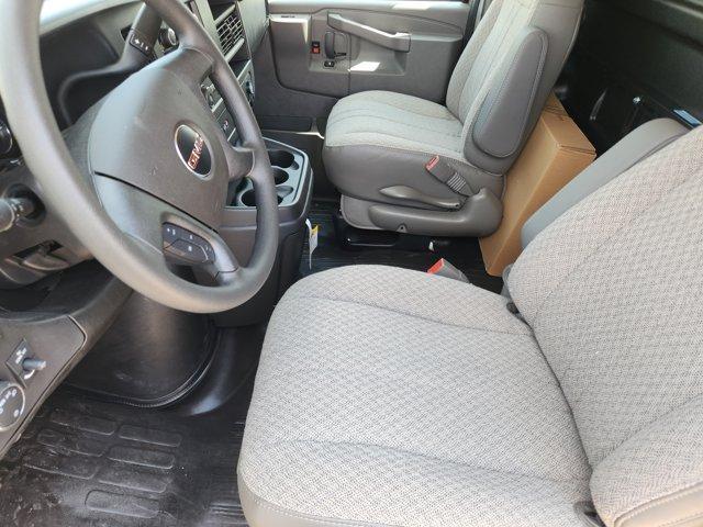 new 2025 GMC Savana 2500 car