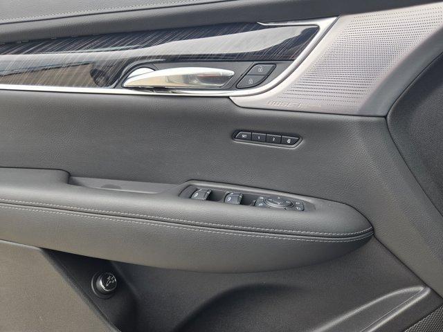 new 2025 Cadillac XT6 car, priced at $52,822