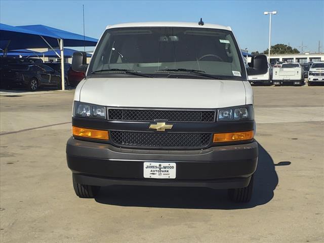 new 2024 Chevrolet Express 2500 car