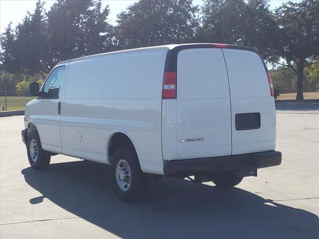 new 2024 Chevrolet Express 2500 car