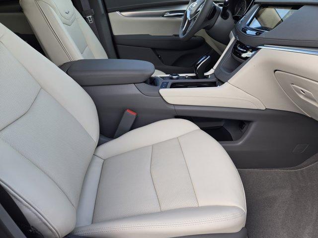 new 2025 Cadillac XT5 car, priced at $57,790