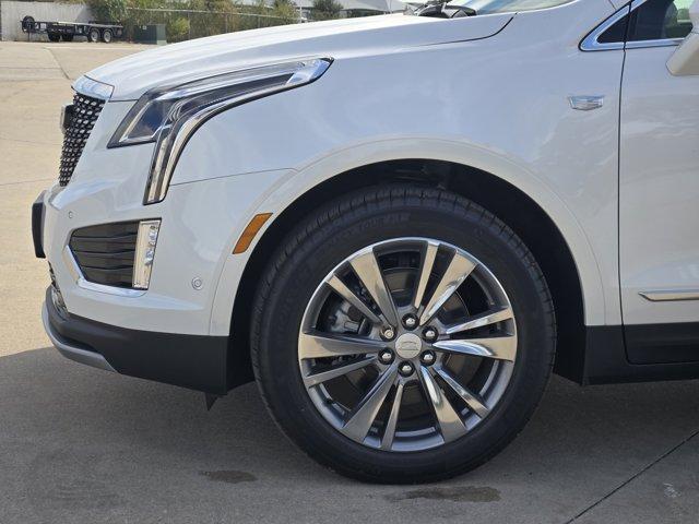 new 2025 Cadillac XT5 car, priced at $57,790