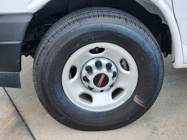 new 2025 GMC Savana 2500 car