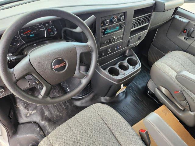 new 2025 GMC Savana 2500 car