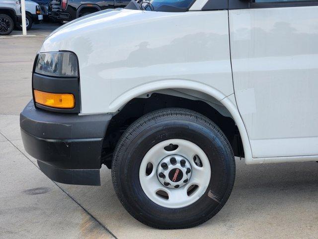 new 2025 GMC Savana 2500 car