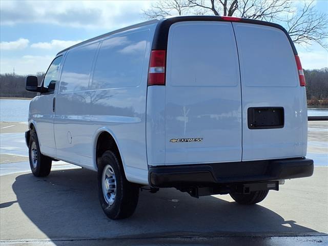 new 2024 Chevrolet Express 2500 car