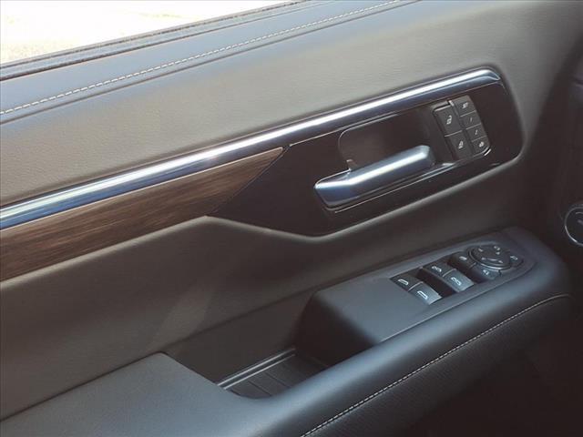 new 2025 Chevrolet Suburban car, priced at $75,620