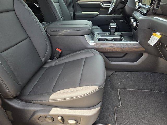 new 2025 GMC Sierra 1500 car, priced at $53,670