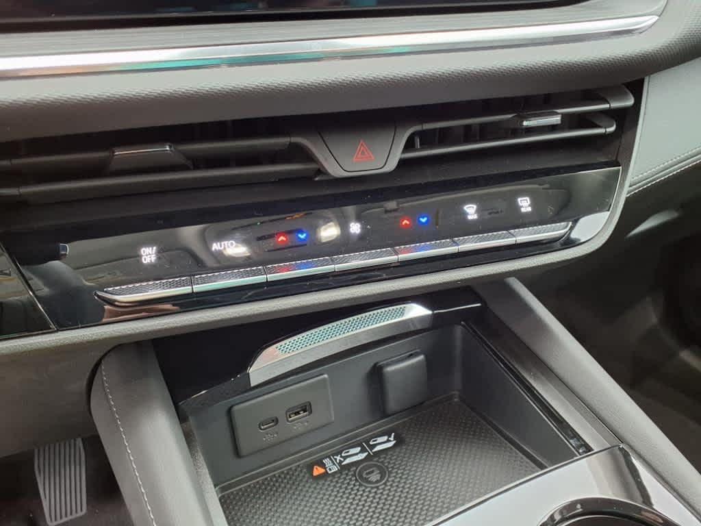 new 2025 Buick Envision car, priced at $38,340