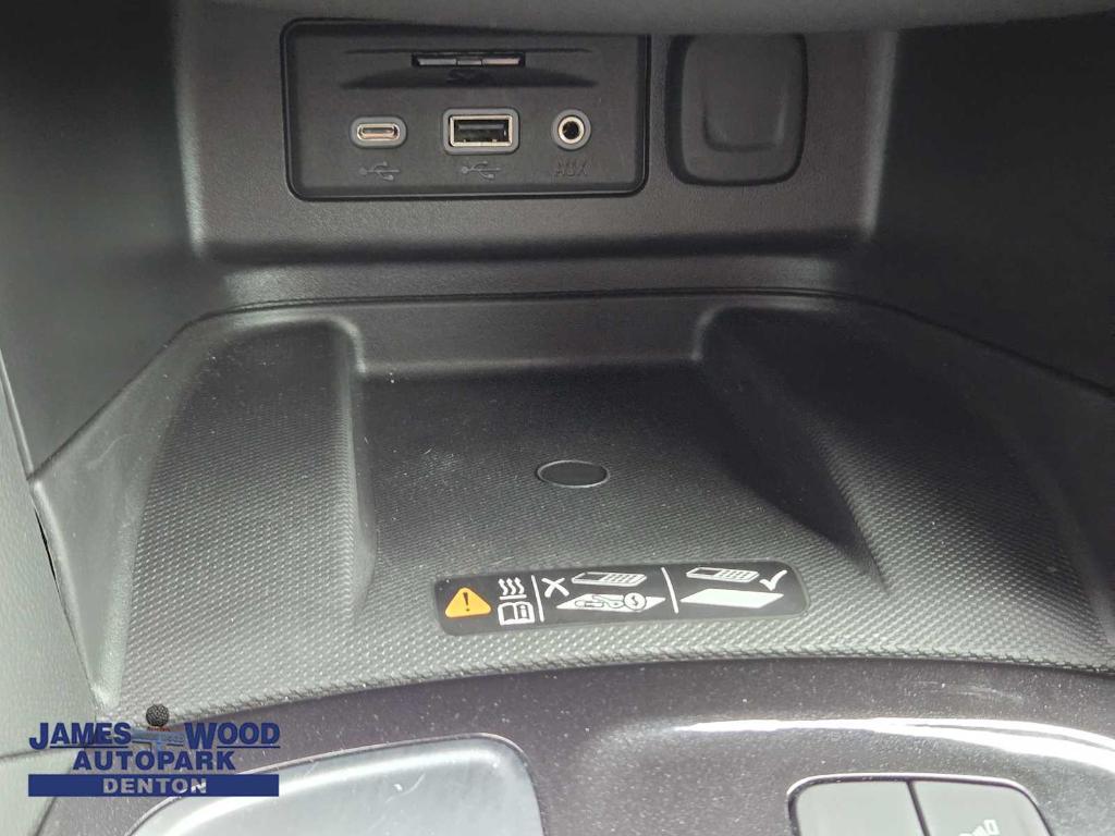 used 2023 Chevrolet Equinox car, priced at $26,977