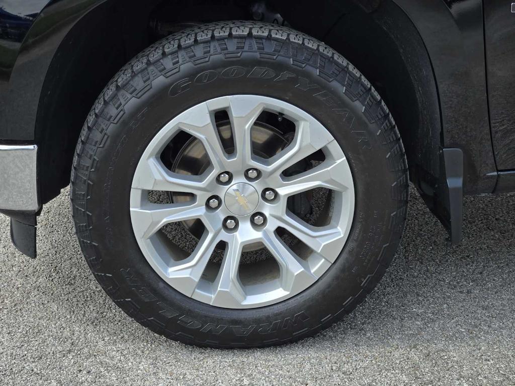 used 2022 Chevrolet Silverado 1500 car, priced at $43,977