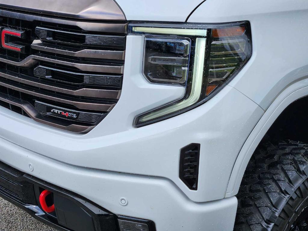 used 2022 GMC Sierra 1500 car, priced at $54,977