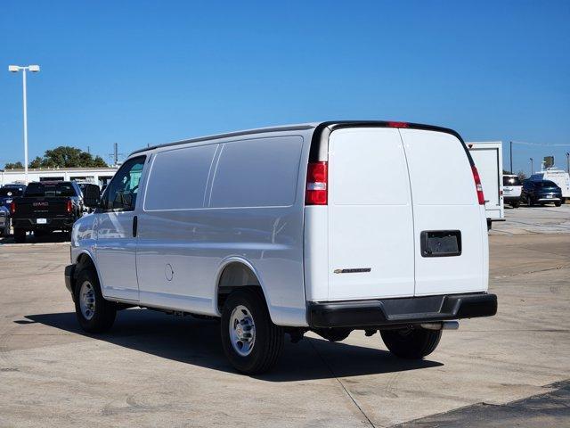 new 2025 Chevrolet Express 2500 car