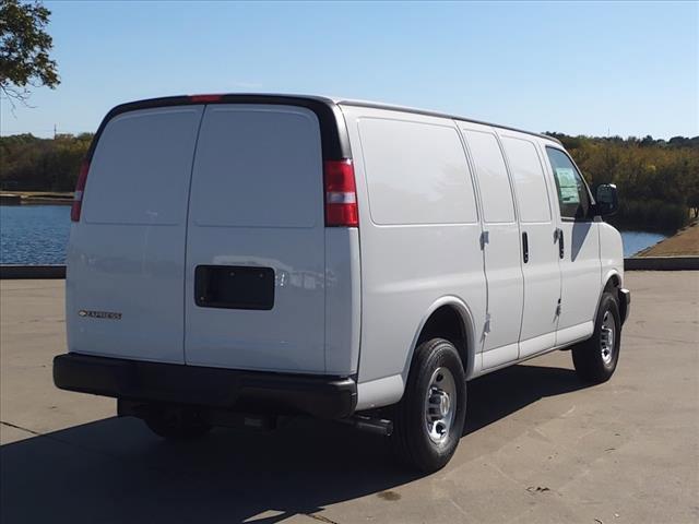 new 2024 Chevrolet Express 2500 car