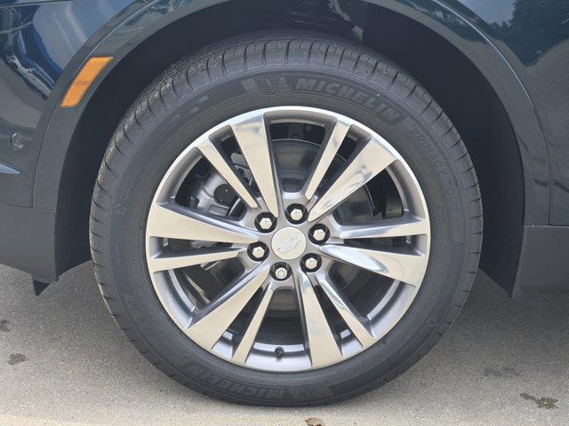 new 2025 Cadillac XT5 car, priced at $55,190