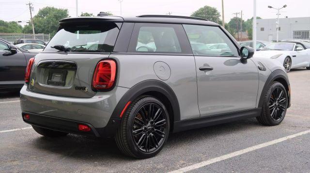 used 2022 MINI SE Hardtop car, priced at $18,950