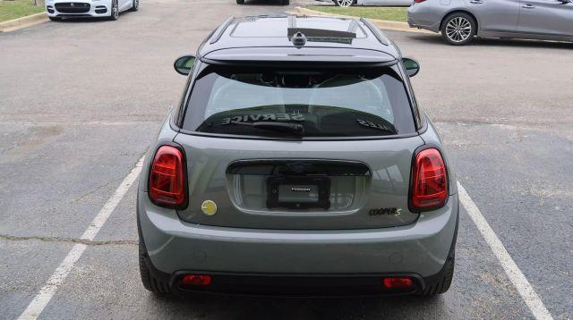 used 2022 MINI SE Hardtop car, priced at $18,950