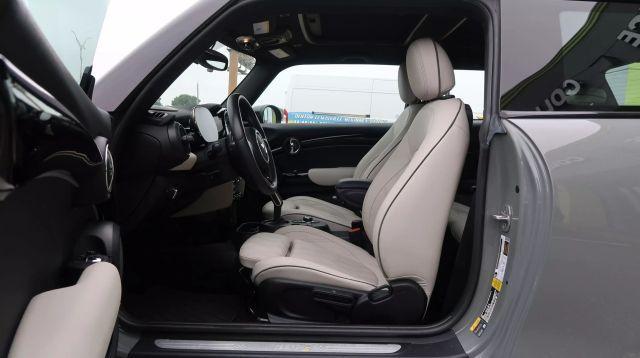 used 2022 MINI SE Hardtop car, priced at $18,950