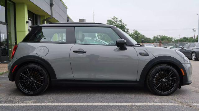 used 2022 MINI SE Hardtop car, priced at $18,950