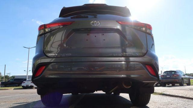 used 2020 Toyota Highlander car, priced at $27,850