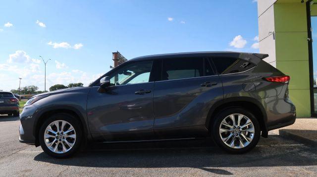 used 2020 Toyota Highlander car, priced at $27,850